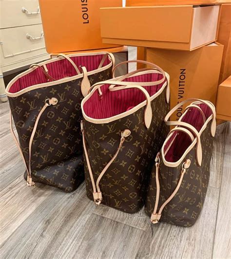 lv neverfull mm size.